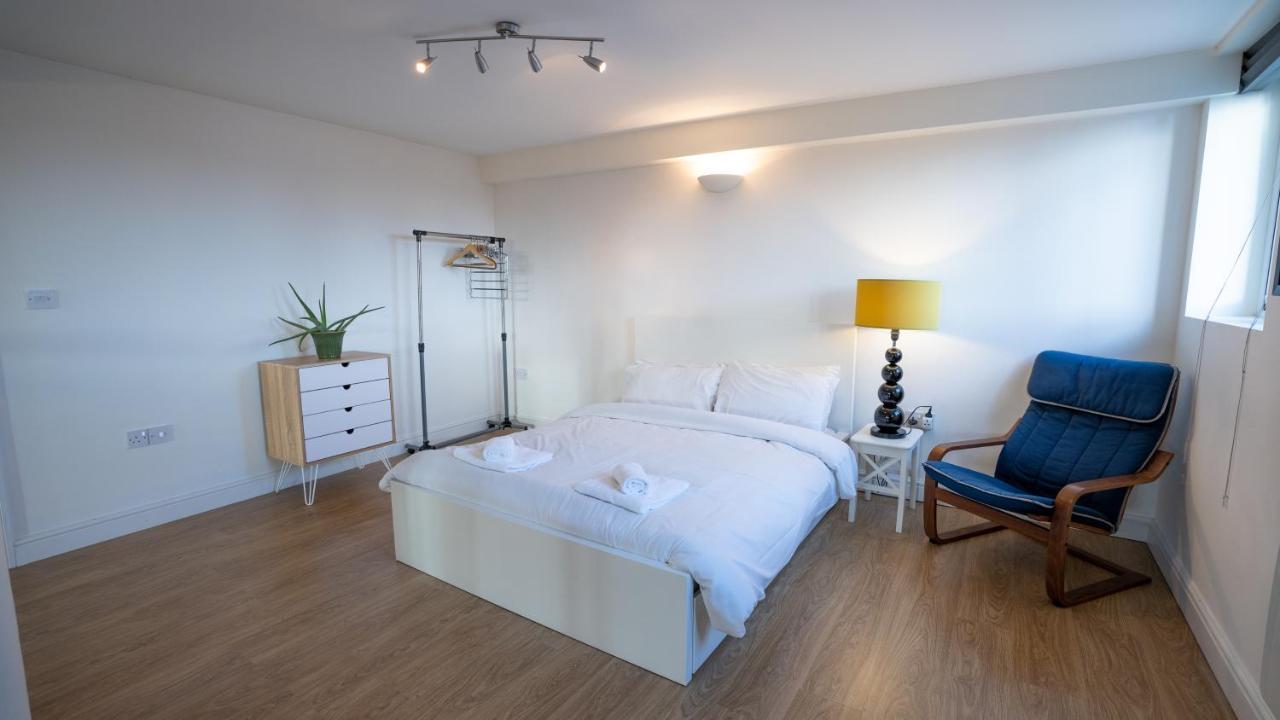 Stunning Mezzanine Apartment Near City Centre Cardiff Exterior foto