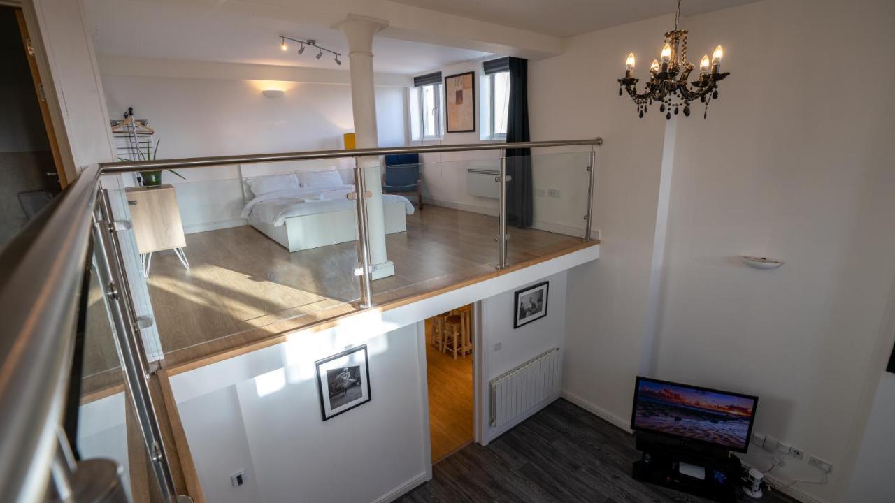 Stunning Mezzanine Apartment Near City Centre Cardiff Exterior foto